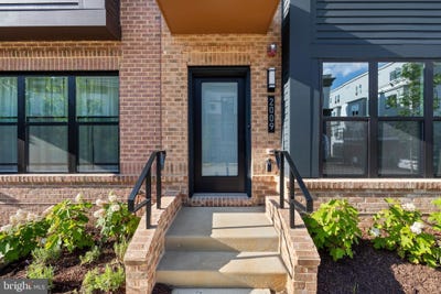 /international/us/2009-tysons-ridgeline-road-falls-church-va-110100728830/?lang=zh-tw