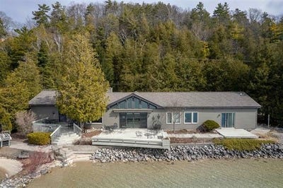 /international/us/1137-crystal-drive-lake-twp-mi-110098490518/