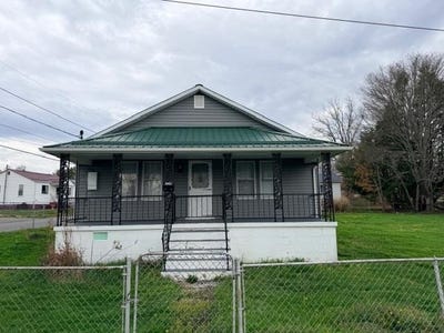 /international/us/320-e-martin-ave-oak-hill-wv-110107006709/