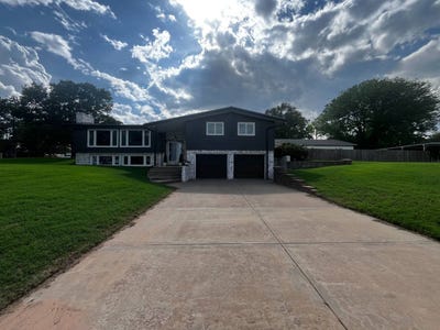 /international/us/501-north-cedar-medicine-lodge-ks-110108580391/