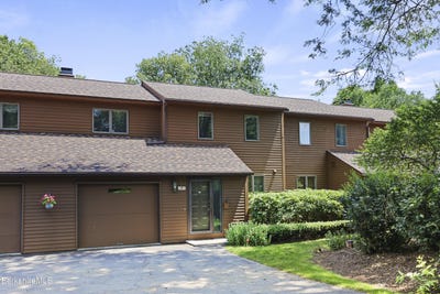 /international/us/7-cynthia-ln-pittsfield-ma-110101142217/
