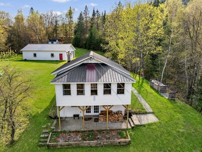 /international/us/127-hollow-road-stewartstown-nh-110108491701/