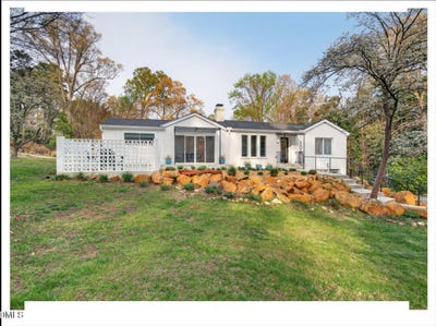 /international/us/100-eastwood-lake-road-chapel-hill-nc-110106765078/