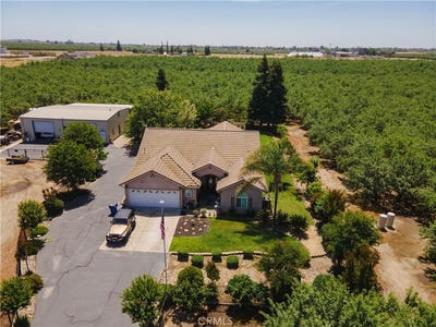 /international/us/6839-mercedes-avenue-winton-ca-110097246464/