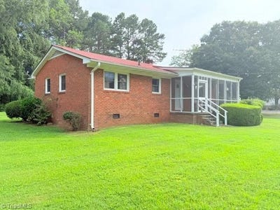/international/us/67-w-carthage-street-bennett-nc-110100592826/