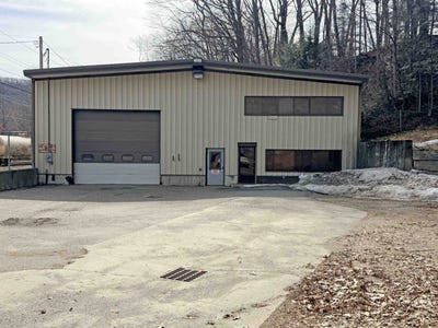 /international/us/211-vernon-street-brattleboro-vt-110106752444/
