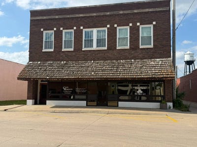 /international/us/112-w-state-street-loft-apartment-atkinson-ne-110109144381/
