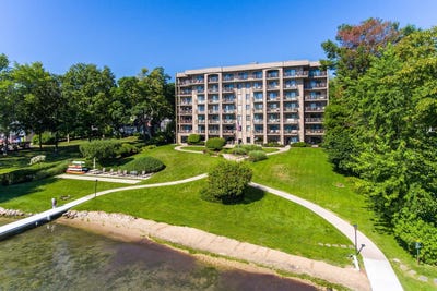 /international/us/35-s-walworth-ave-williams-bay-wi-110100967510/