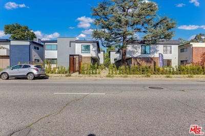/international/us/5722-woodman-ave-van-nuys-ca-110108011203/
