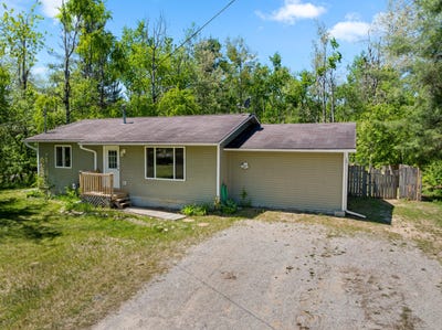 /international/us/4029-lake-manuka-road-gaylord-mi-110108532656/