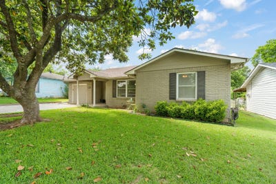 /international/us/1206-bales-street-cleburne-tx-110108258953/