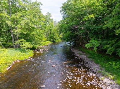 /international/us/voorhees-road-oppenheim-ny-110100851362/