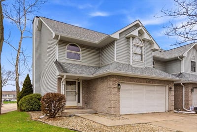 /international/us/2201-daffodil-drive-crest-hill-il-110107357318/