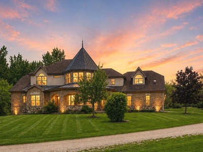 /international/us/15309-kishwaukee-valley-road-woodstock-il-110119906108/