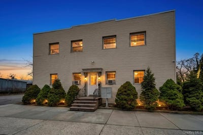 /international/us/1550-montauk-highway-mastic-ny-110107049787/