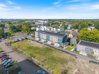 /international/us/65-dougherty-court-portland-me-110109962388/