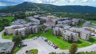 /international/us/301-pinnacle-inn-road-beech-mountain-nc-110096878665/