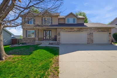 /international/us/1935-se-prairie-creek-drive-waukee-ia-110107609616/