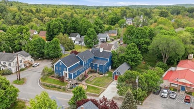 /international/us/1-old-manchester-road-raymond-nh-110108491824/