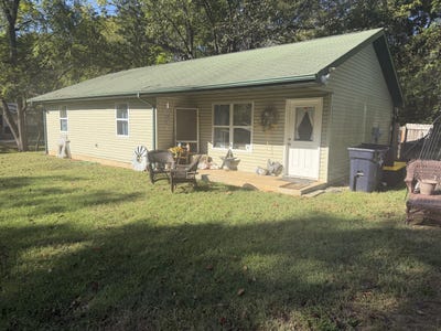 /international/us/821-locust-street-west-plains-mo-110120457663/