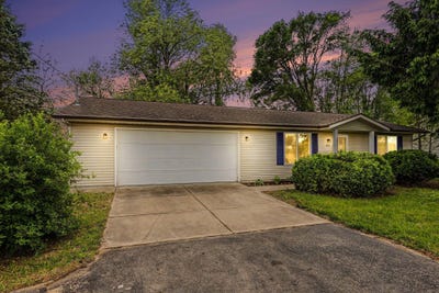 /international/us/828-106th-avenue-plainwell-mi-110108191218/