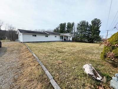 /international/us/158-oakwood-rd-shady-spring-wv-110104603160/
