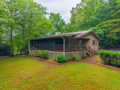 /international/us/132-eagles-nest-rd-franklin-nc-110108445900/