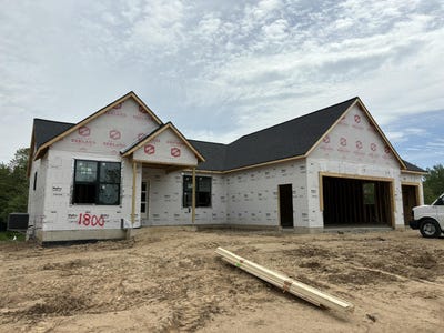 /international/us/1800-ringneck-court-nw-grand-rapids-mi-110105906352/