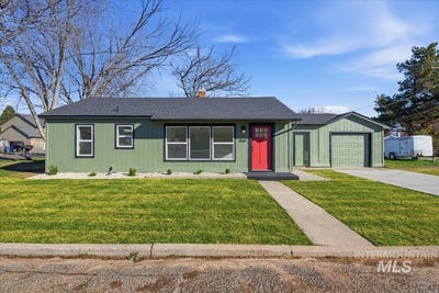 /international/us/810-e-9th-n-mountain-home-id-110106583937/