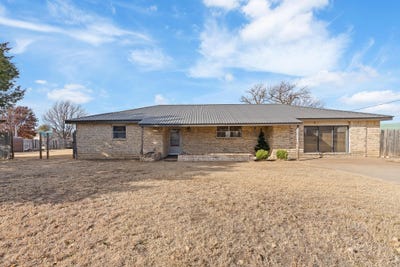 /international/us/1108-hawley-street-clarendon-tx-110108439174/