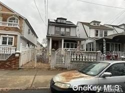 /international/us/115-52-118th-street-south-ozone-park-ny-110096111015/