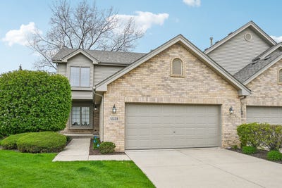 /international/us/12228-sumner-street-lemont-il-110107508488/