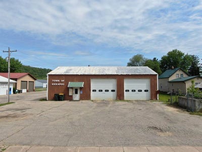 /international/us/120-west-charles-st-readstown-wi-110108294918/