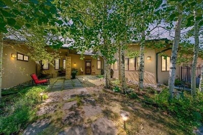 /international/us/423-wisteria-drive-montrose-co-110120486549/