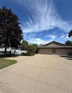 /international/us/10025-portland-avenue-s-bloomington-mn-110108860127/