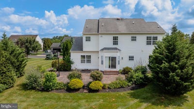 /international/us/1303-grayson-drive-souderton-pa-110100836043/