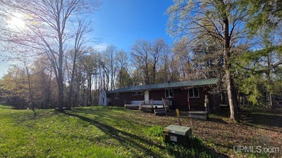 /international/us/7122-maple-grove-road-munising-mi-110107629591/
