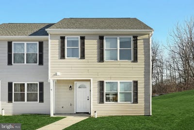 /international/us/1885-stoverstown-road-spring-grove-pa-110105023470/