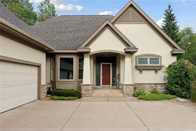 /international/us/6-pearson-place-north-oaks-mn-110099032126/
