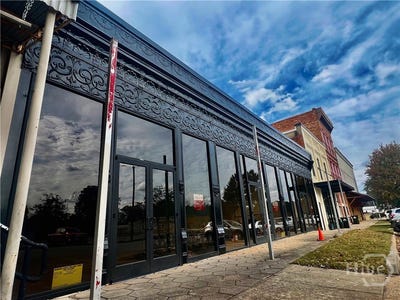 /international/us/69-e-north-avenue-comer-ga-110105879395/