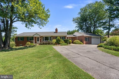/international/us/1014-cliftonbrook-ln-silver-spring-md-110110278299/