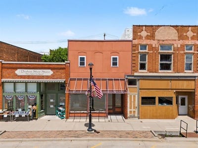 /international/us/726-12th-street-belle-plaine-ia-110110338137/
