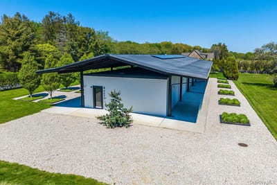 /international/us/4630-youngs-avenue-southold-ny-110108390654/