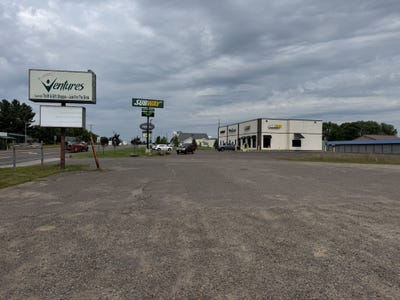 /international/us/1150-s-river-street-spooner-wi-110107345736/