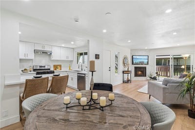 /international/us/1933-w-houston-fullerton-ca-110108505646/