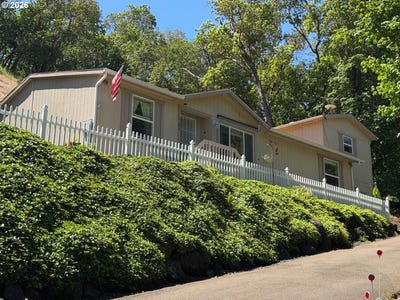 /international/us/2383-w-military-ave-roseburg-or-110108278720/