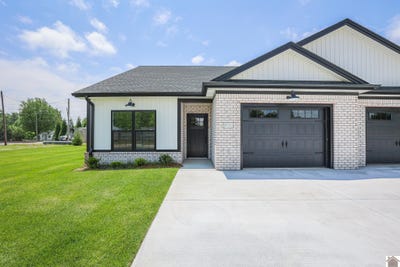 /international/us/801-violet-court-paducah-ky-110096216570/