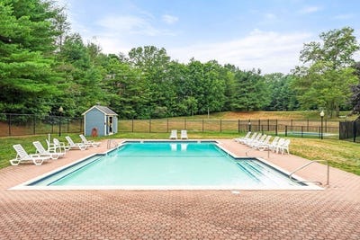/international/us/200-ridgefield-cir-clinton-ma-110100814502/