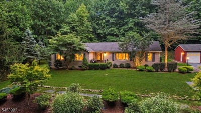 /international/us/6-garner-rd-bethlehem-twp-nj-110119745035/
