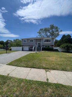/international/us/309-sunrise-drive-sayville-ny-110109055238/